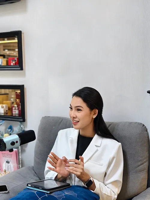รับถ่าย podcast live คลินิกความงาม ตัดต่อวีดีโอ รายการ ให้ความรู้ dgh-agency-4